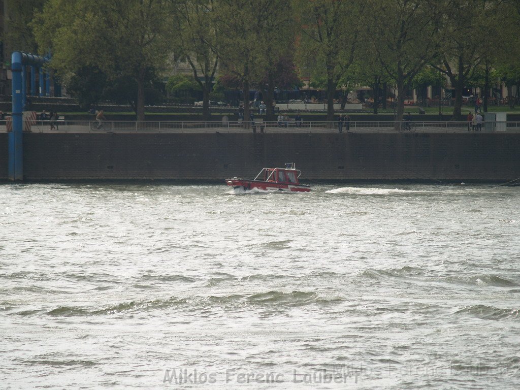 Uebungsfahrt Loeschboot und Ursula P82.JPG